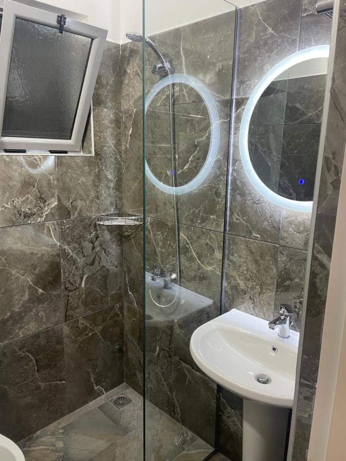 Mega Hotel Gjirokastër Esterno foto