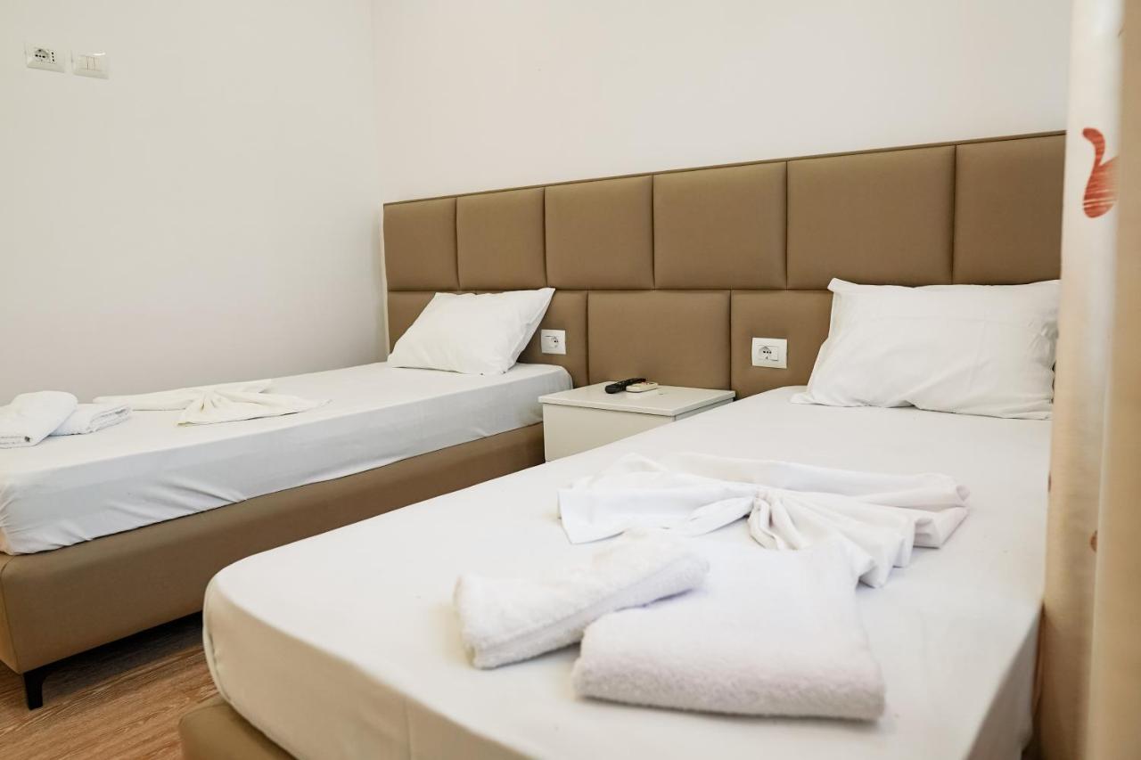 Mega Hotel Gjirokastër Esterno foto